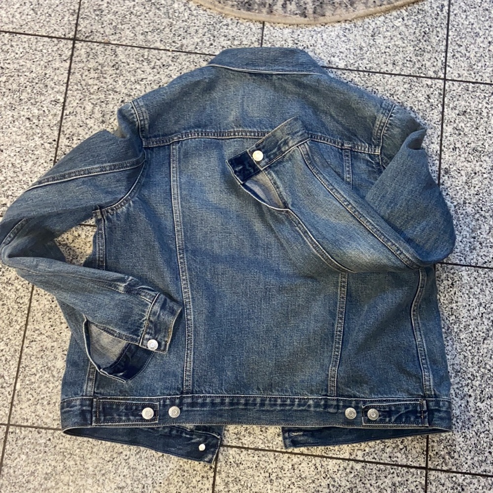 Gap Long Sleeve, Button Down Denim Jacket. - image 7